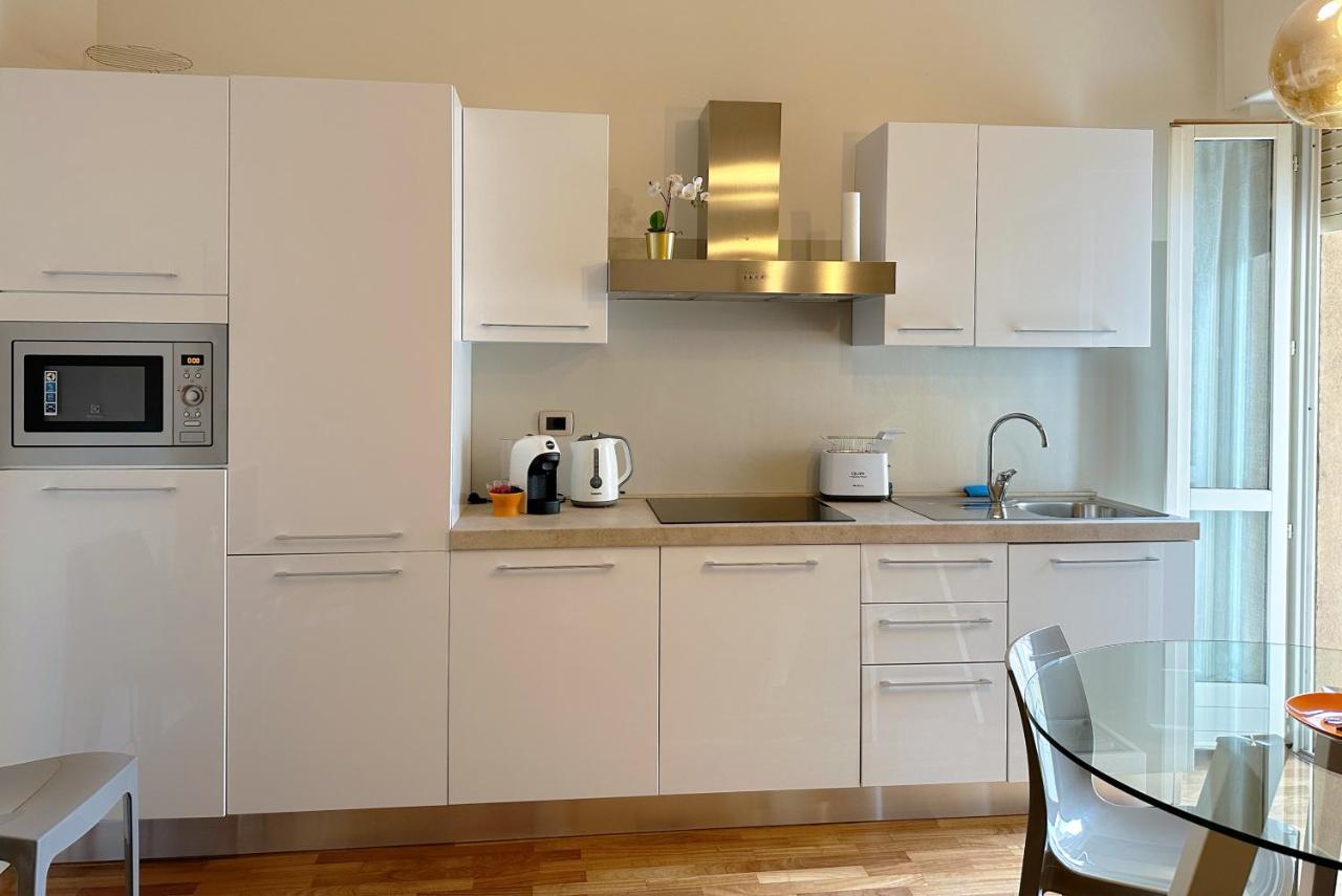 La Casa Di Paola E Betti Apartment Алба Екстериор снимка