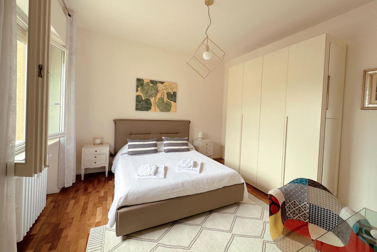 La Casa Di Paola E Betti Apartment Алба Екстериор снимка