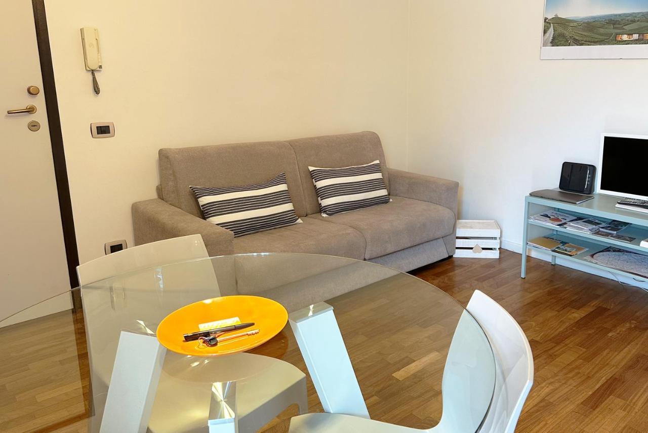 La Casa Di Paola E Betti Apartment Алба Екстериор снимка